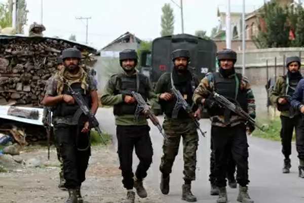 जम्मू-कश्मीर के गांदरबल में मुठभेड़ में लश्कर का आतंकी ढेर जम्मू-कश्मीर के गांदरबल में मुठभेड़ में लश्कर का आतंकी ढेर