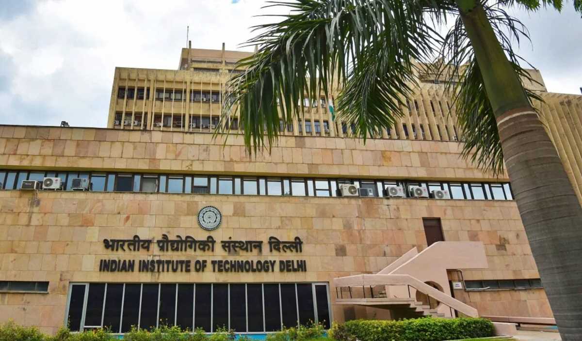 आईआईटी दिल्ली को क्यूएस वर्ल्ड रैंकिंग में स्थान, भारत का नंबर-1 संस्थान घोषित