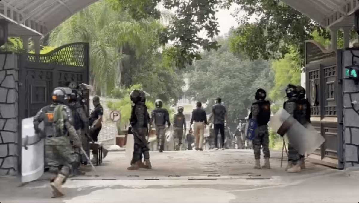 इस्लामाबाद में तनाव, आमने-सामने इमरान खान के समर्थक और सुरक्षा बल