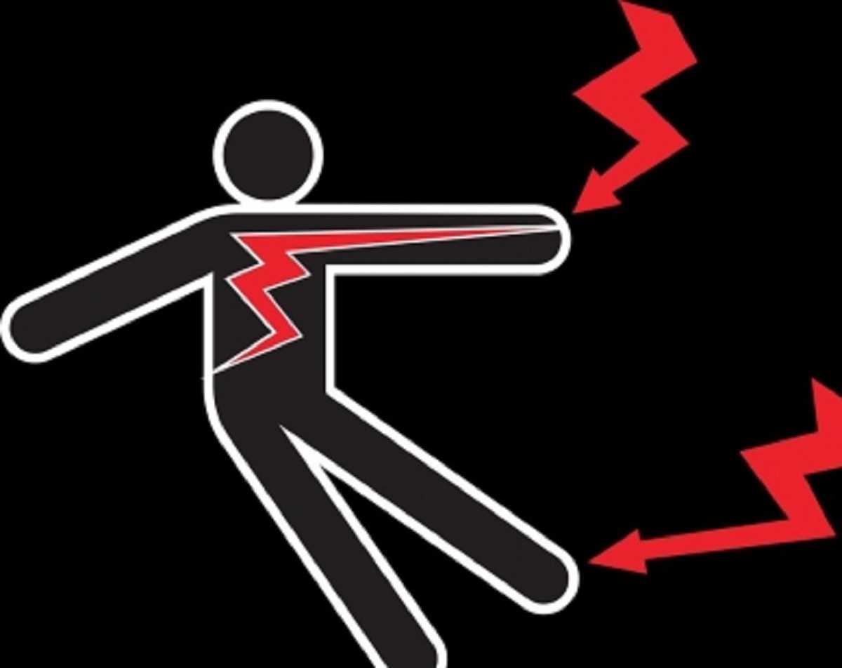 खेत में मजदूरी कर रहीं छह महिलाओं की करंट लगने से मौत