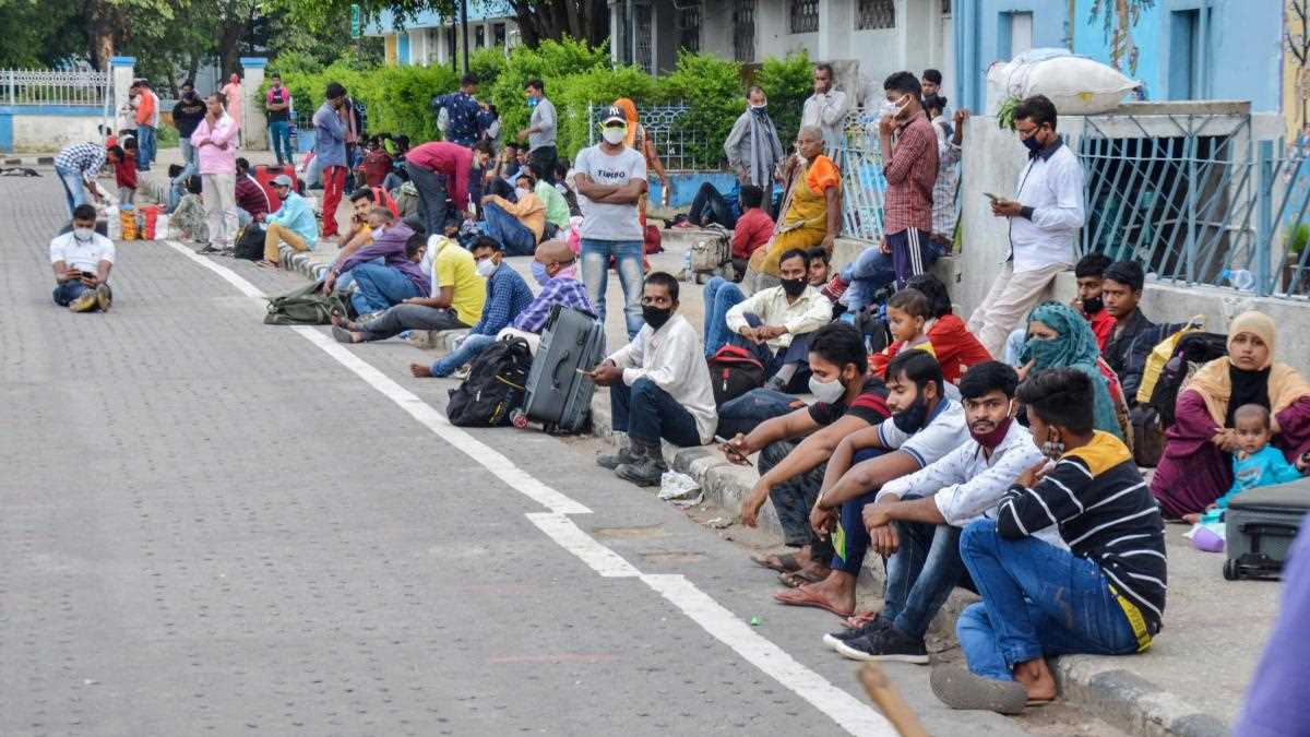 कोविड की दूसरी लहर के बाद बढ़ी बेरोजगारी दर, माना सरकार ने