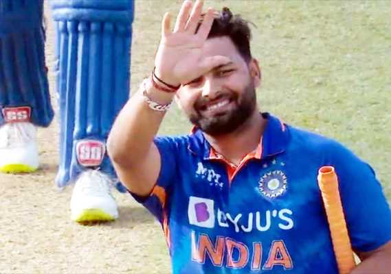 ऋषभ पंत में सभी प्रारूपों में लोगों का मनोरंजन करने की क्षमता : रवि शास्त्री ऋषभ पंत में सभी प्रारूपों में लोगों का मनोरंजन करने की क्षमता : रवि शास्त्री