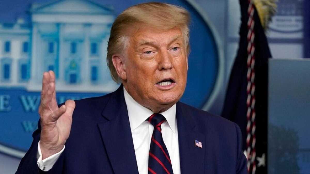 चुनाव में हस्तक्षेप मामले में ट्रंप पर प्रतिबंध लगाने की मांग