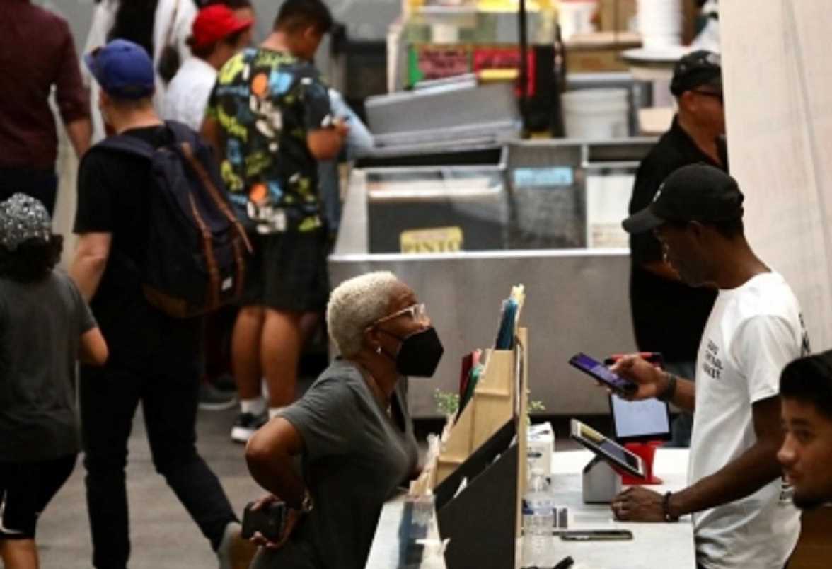 लॉस एंजेलिस ने इनडोर मास्क जनादेश फिर से लागू करने की योजना से किया इनकार