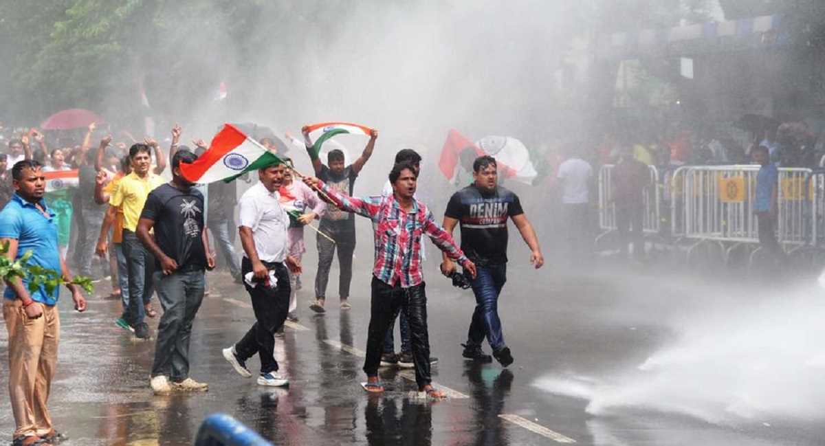 कोलकाता रेप एंड मर्डर घटना की आंच बंगाल के सबसे बड़े त्योहार दुर्गा पूजा तक पहुंची, बंगाल बंद की अपील कोलकाता रेप एंड मर्डर घटना की आंच बंगाल के सबसे बड़े त्योहार दुर्गा पूजा तक पहुंची, बंगाल बंद की अपील