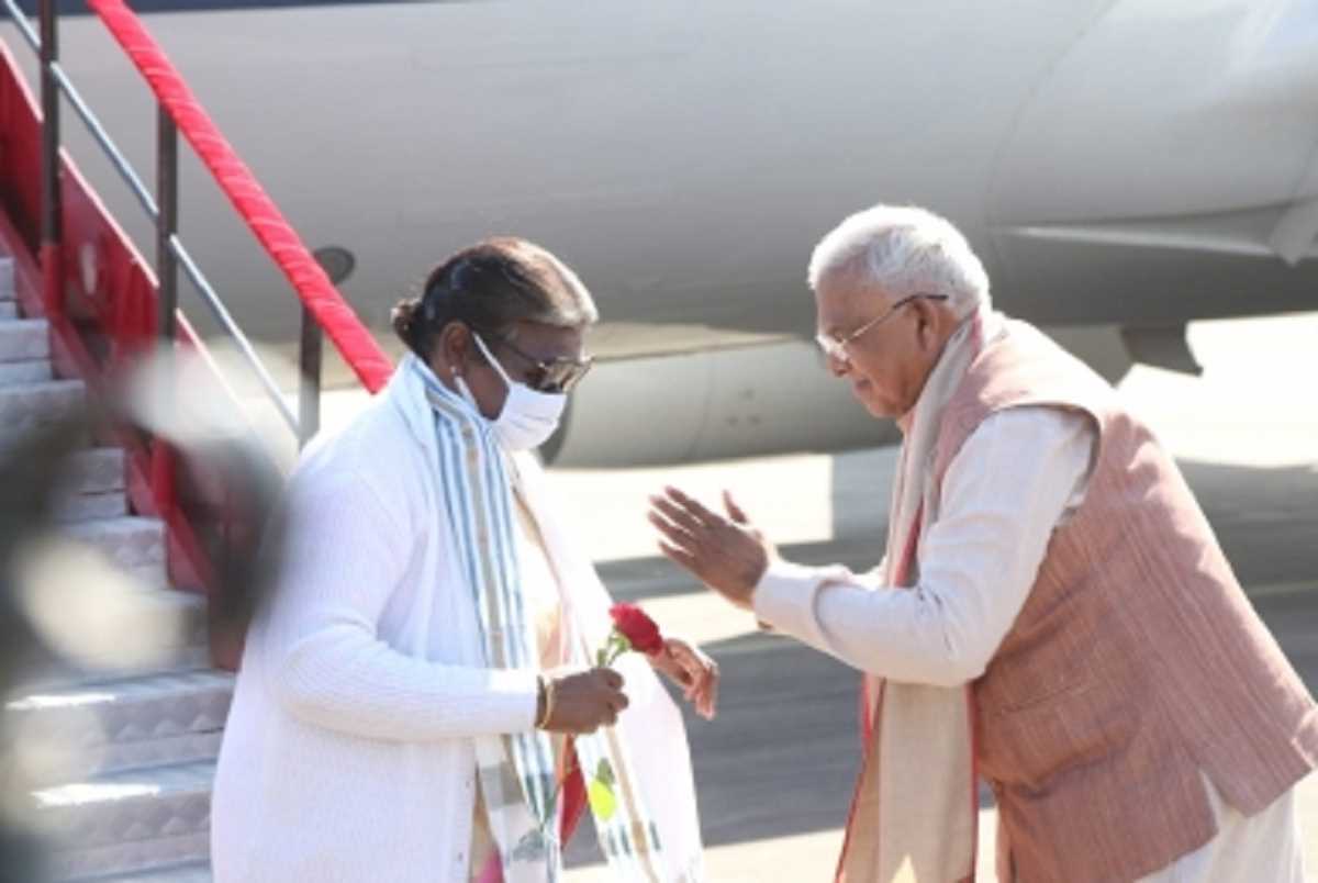 प्रवासी भारतीय सम्मेलन : समापन सत्र में हिस्सा लेने के लिए इंदौर पहुंची राष्ट्रपति द्रौपदी मुर्मू