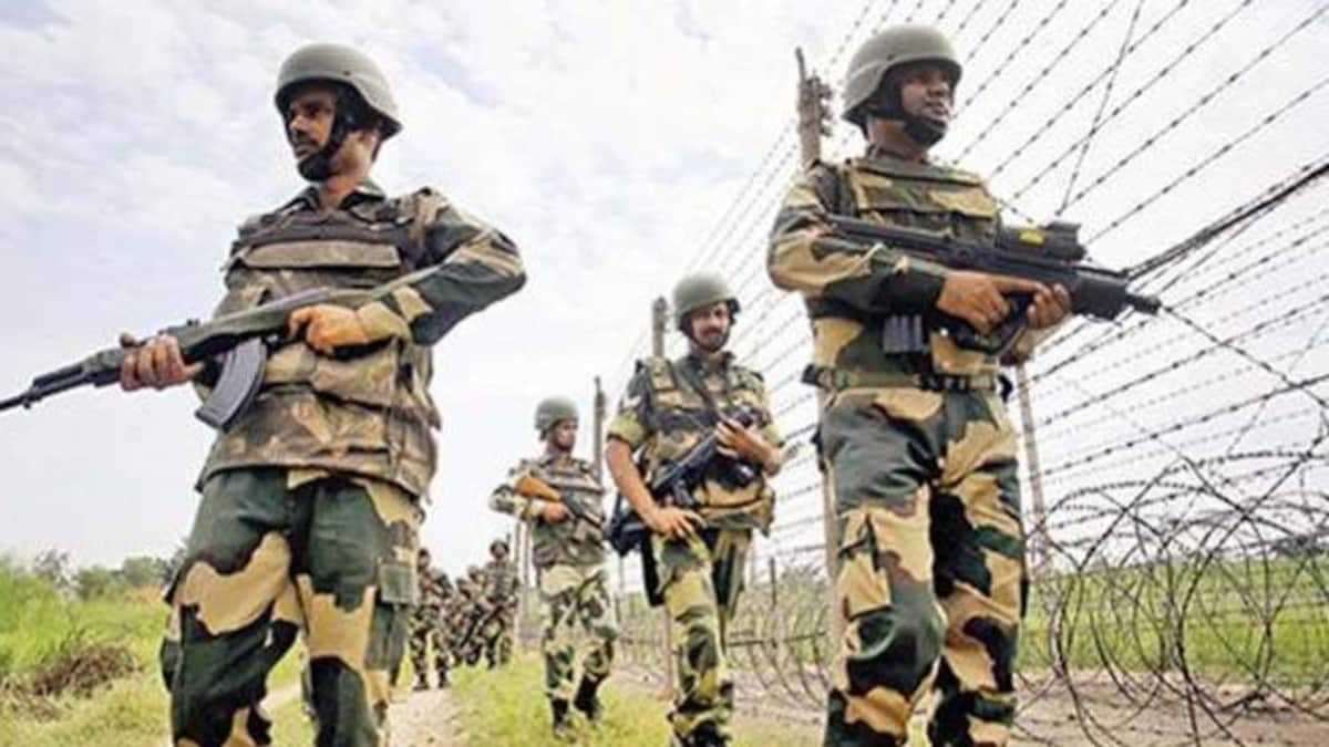 भारत-पाकिस्तान सीमा पर बीएसएफ ने ड्रोन और हेरोइन बरामद की