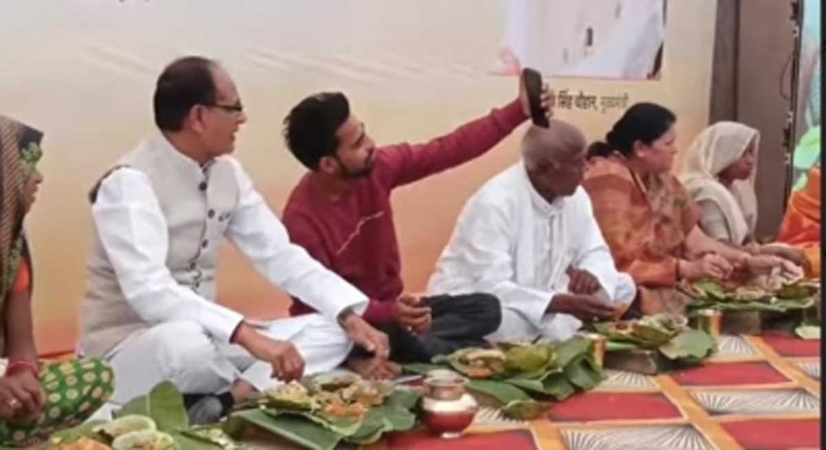 शिवराज ने लकड़ी चोर के साथ किया भोजन : कांग्रेस