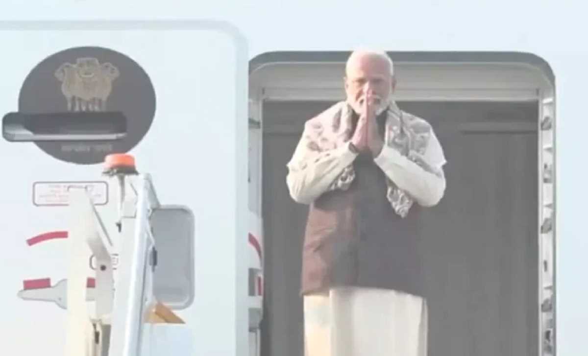 प्रधानमंत्री नरेंद्र मोदी अपनी दो दिवसीय यात्रा पर कुवैत रवाना