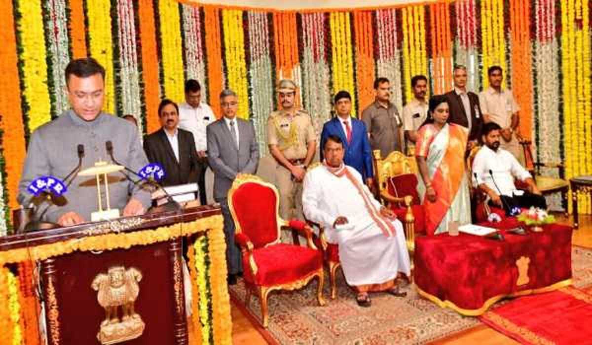 अकबरुद्दीन औवेसी ने प्रोटेम स्पीकर पद की शपथ ली