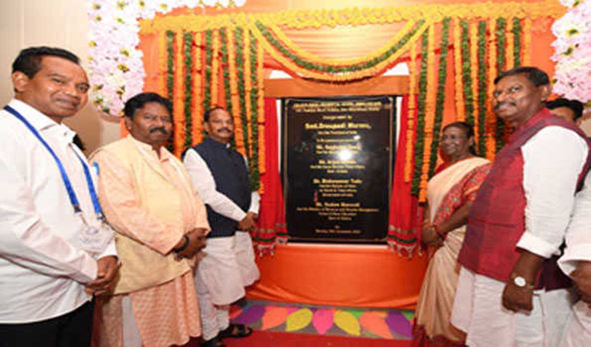 मुर्मु ने माता-पिता को अपने बच्चों को शिक्षित करने की दी सलाह