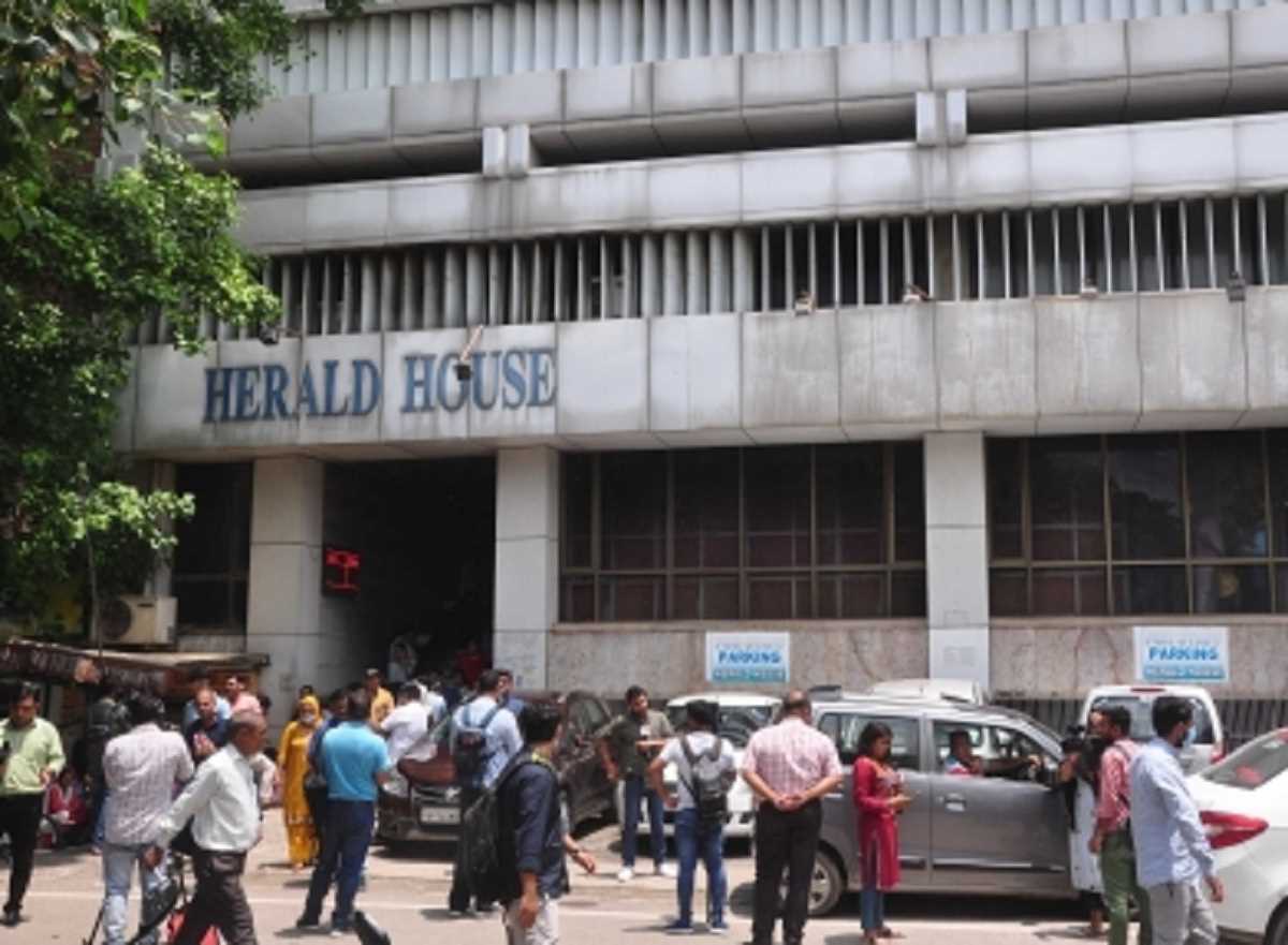 नेशनल हेराल्ड केस में ईडी ने कांग्रेस के 5 नेताओं को भेजा समन, आज होगी पेशी