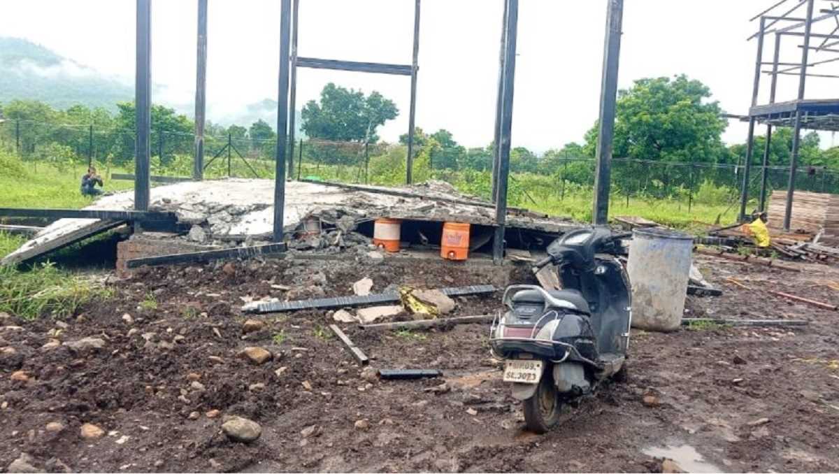 इंदौर में निर्माणाधीन फार्म हाउस ढहा, कई मजदूर दबे