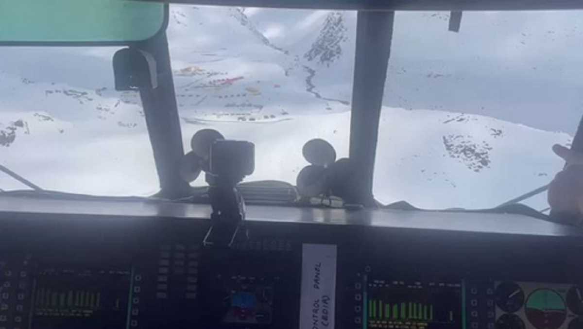 बाढ़ में फंसे 70 हजार पर्यटकों को बचाया गयाः हिमाचल सीएम बाढ़ में फंसे 70 हजार पर्यटकों को बचाया गयाः हिमाचल सीएम