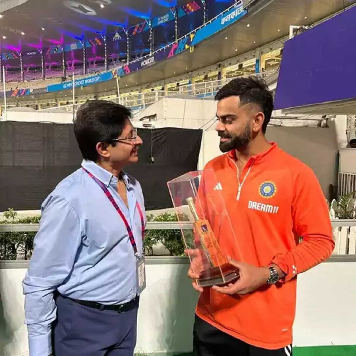 विराट कोहली को बर्थडे के मौके पर कैब ने गिफ्ट किया गोल्डन बैट