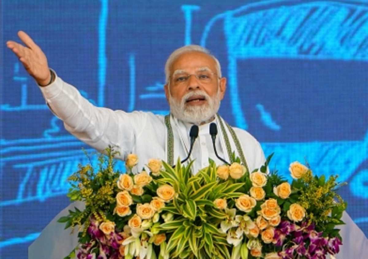 अहमदाबाद में बोले PM मोदी- वंदे भारत ट्रेन देश को दौड़ाने वाली है; सफर व सफलता के भी काम आएगी मेट्रो