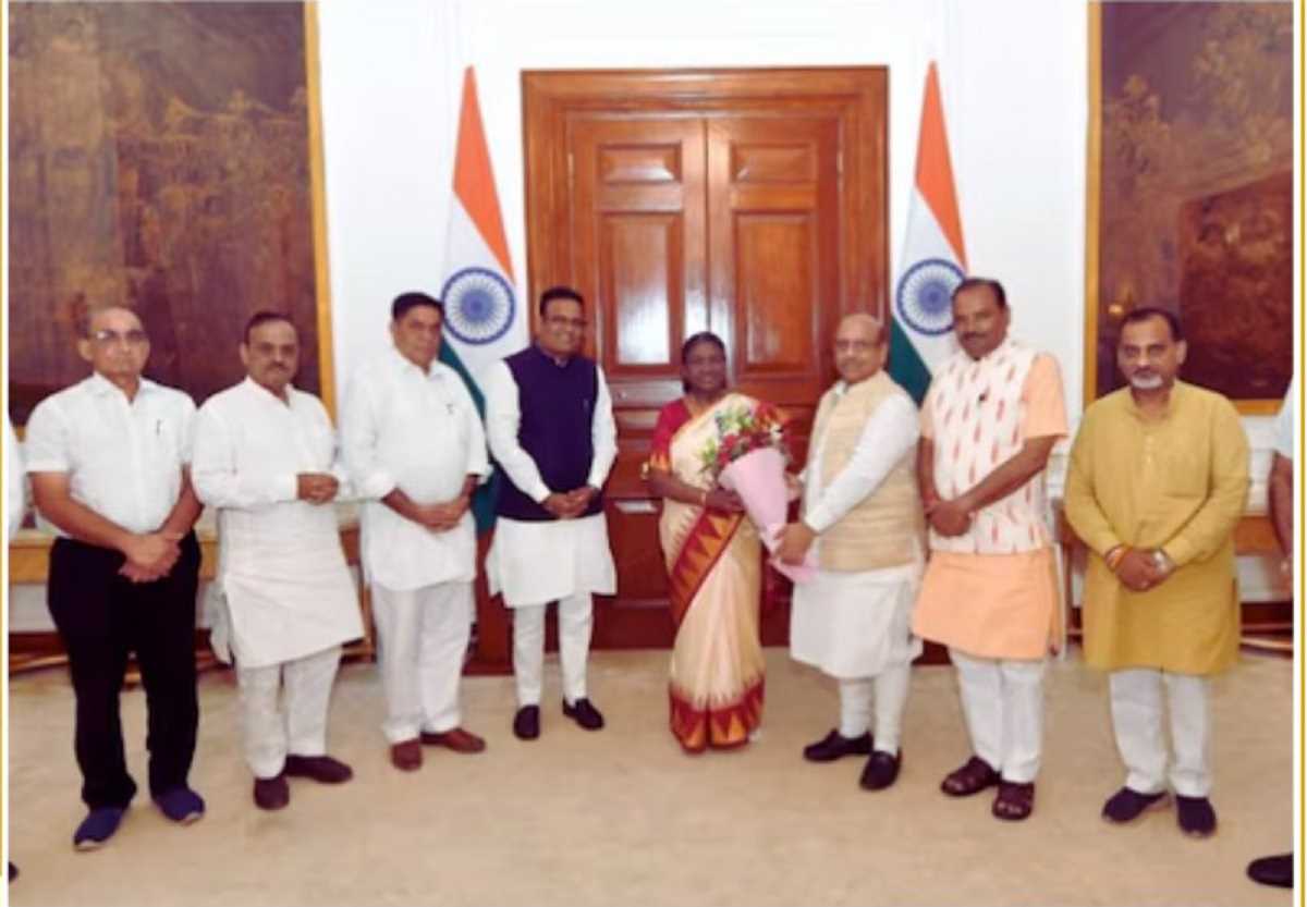 दिल्ली: आप सरकार को बर्खास्त करने के लिए बीजेपी विधायकों ने राष्ट्रपति को लिखी चिट्ठी