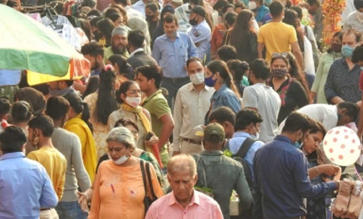 कोविड के डर के बीच अधिकांश भारतीय घर पर मनाएंगे नया साल: रिपोर्ट