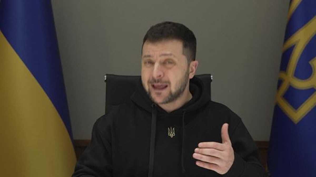 ओलंपिक में रूसी खिलाड़ियों का होना हिंसा का प्रचार : जेलेंस्की ओलंपिक में रूसी खिलाड़ियों का होना हिंसा का प्रचार : जेलेंस्की