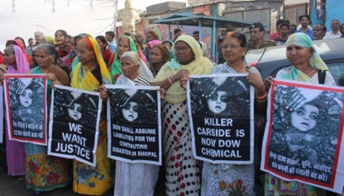 भोपाल गैस त्रासदी: सुप्रीम कोर्ट ने केंद्र से पूछा, समझौते पर फिर से कैसे विचार किया जा सकता है