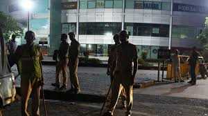 गुरुग्राम में आधी रात के बाद भी पब और शराब की दुकानें खुली होने पर लगा जुर्माना गुरुग्राम में आधी रात के बाद भी पब और शराब की दुकानें खुली होने पर लगा जुर्माना