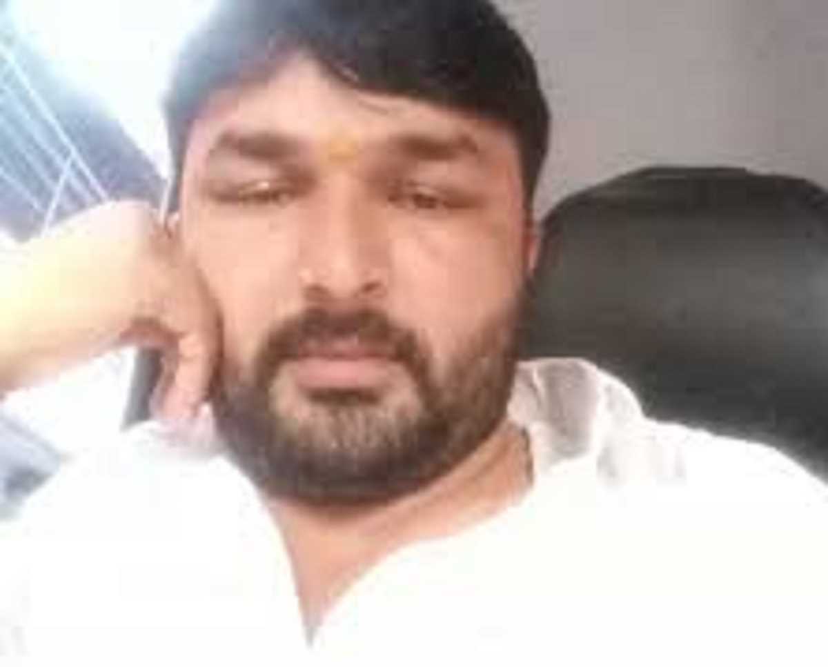 कांग्रेस ने की अयोध्या रेप पीड़िता के परिजनों से मुलाकात, आरोपियों के खिलाफ कार्रवाई की मांग