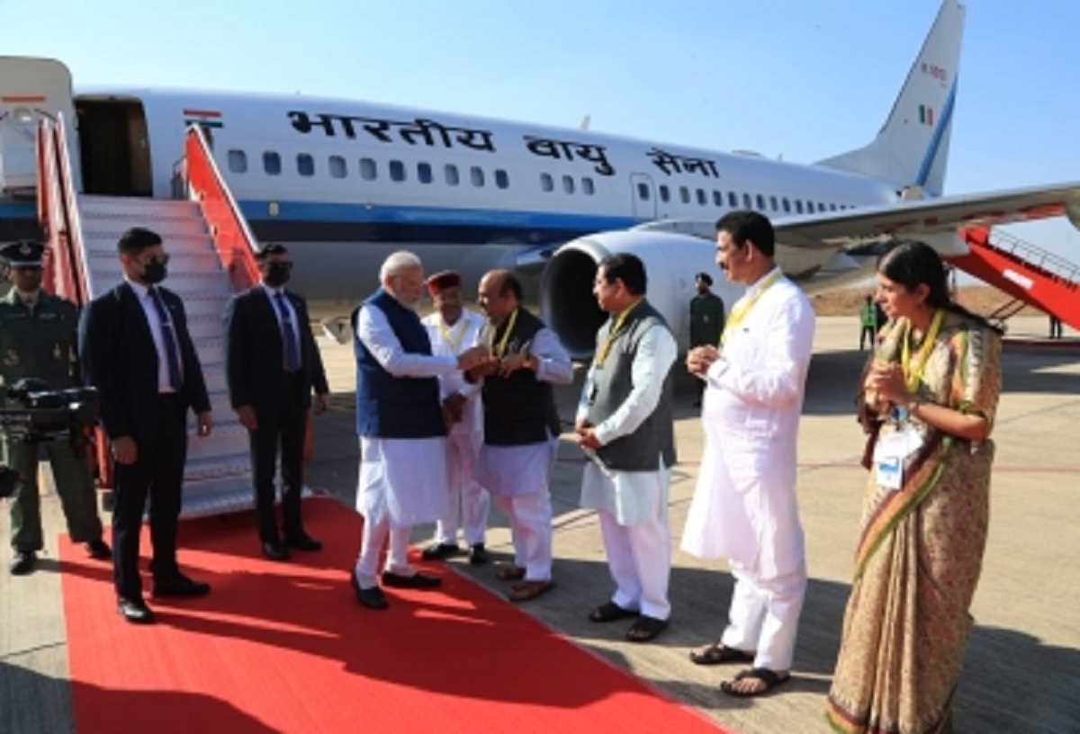 राष्ट्रीय युवा महोत्सव: कर्नाटक पहुंचे पीएम मोदी, येदियुरप्पा को नहीं बुलाया