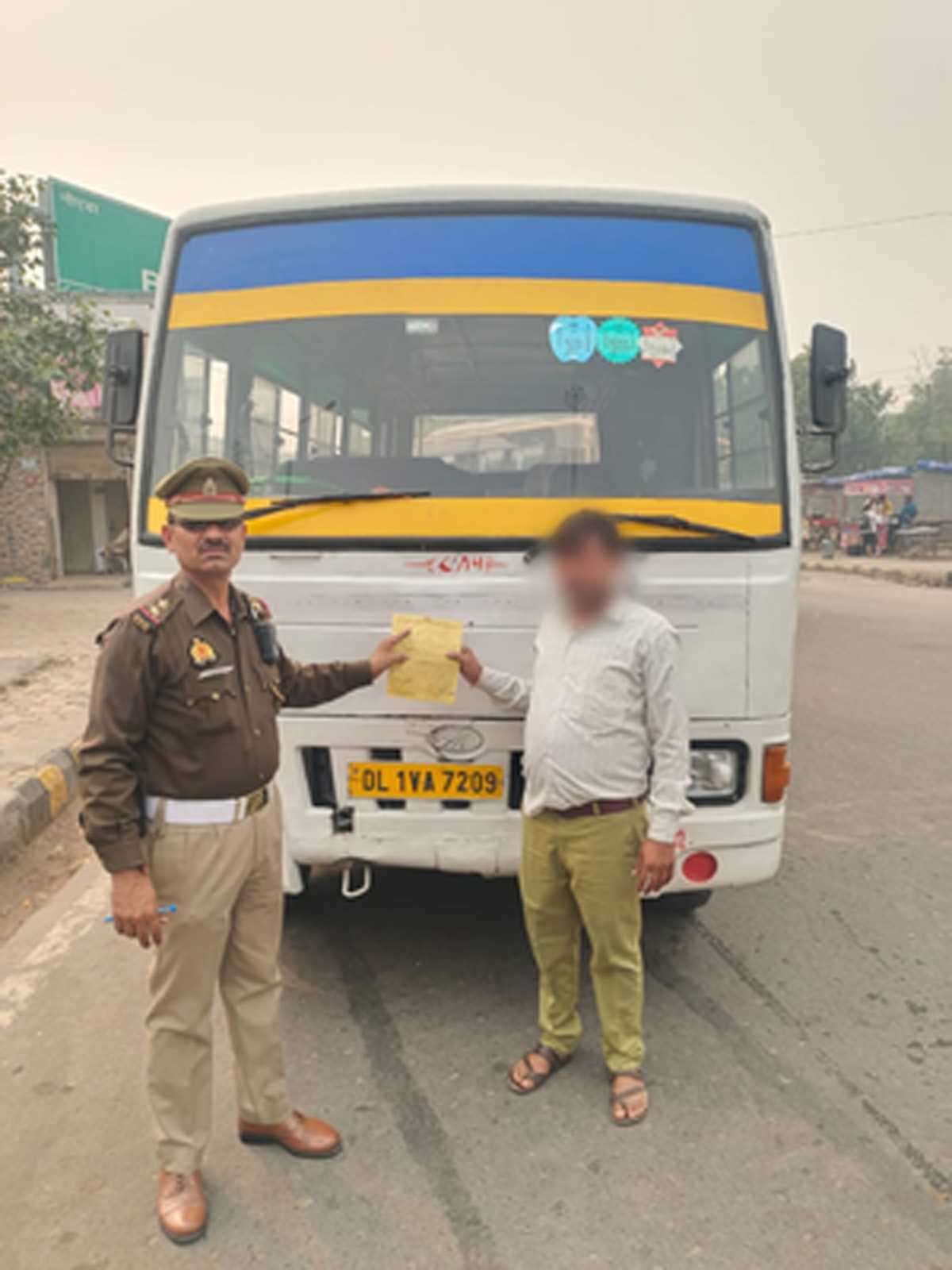 बसों में आग लगने की घटना के बाद पुलिस ने चलाया फिटनेस चेकिंग अभियान बसों में आग लगने की घटना के बाद पुलिस ने चलाया फिटनेस चेकिंग अभियान