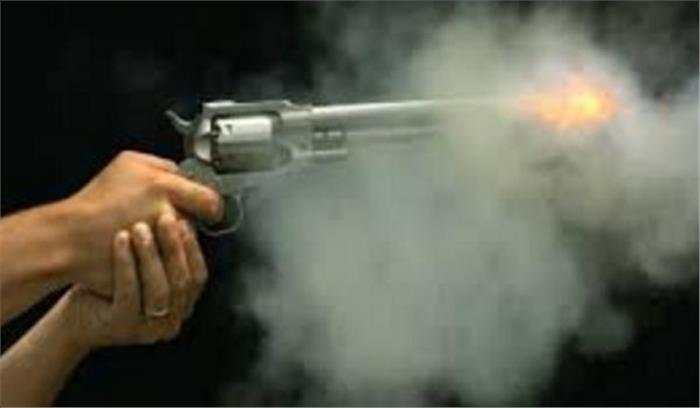  राजस्थान :शराब के ठेके पर गोलीबारी, दो सेल्समेन घायल