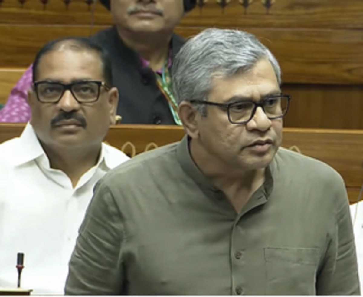 रील मंत्री कहे जाने पर भड़के अश्विनी वैष्णव, विपक्ष को अपने गिरेबान में झांकने की दी सलाह