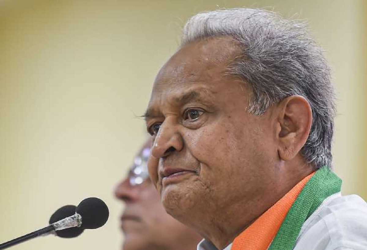 कांग्रेस अध्यक्ष पद का चुनाव नहीं लडूंगा, सीएम रहूंगा या नहीं आलाकमान तय करे: अशोक गहलोत कांग्रेस अध्यक्ष पद का चुनाव नहीं लडूंगा, सीएम रहूंगा या नहीं आलाकमान तय करे: अशोक गहलोत