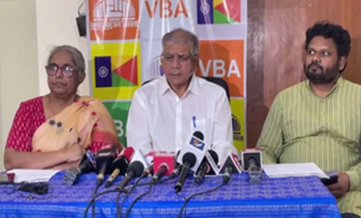 संसद की सुरक्षा पर सांसदों का रुख वैध : प्रकाश अंबेडकर