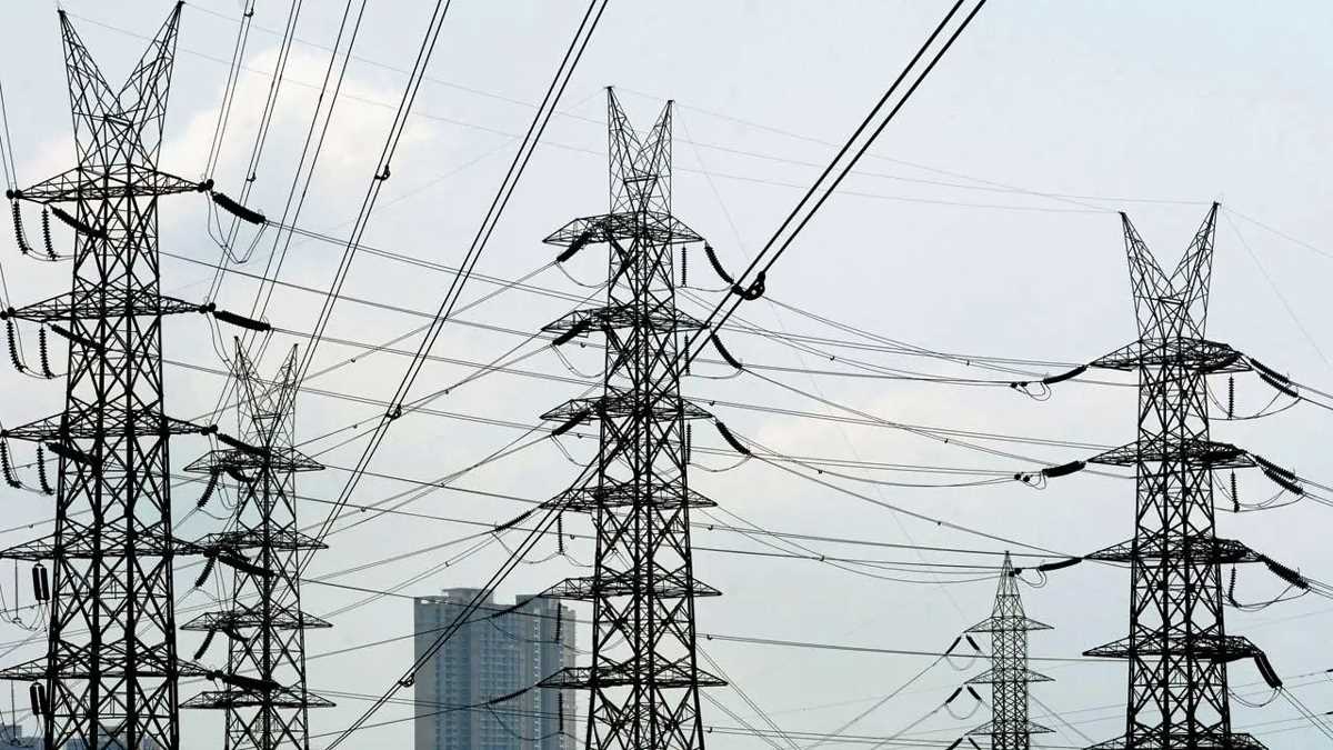 उत्तर प्रदेश : हड़ताल की तैयारी कर रहे बिजलीकर्मियों को नोटिस, आपूर्ति बाधित होने पर होगी कार्रवाई