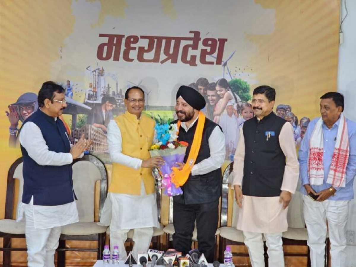 भाजपा में शामिल होने वाले पूर्व कांग्रेस पदाधिकारी सलूजा हुए सक्रिय भाजपा में शामिल होने वाले पूर्व कांग्रेस पदाधिकारी सलूजा हुए सक्रिय