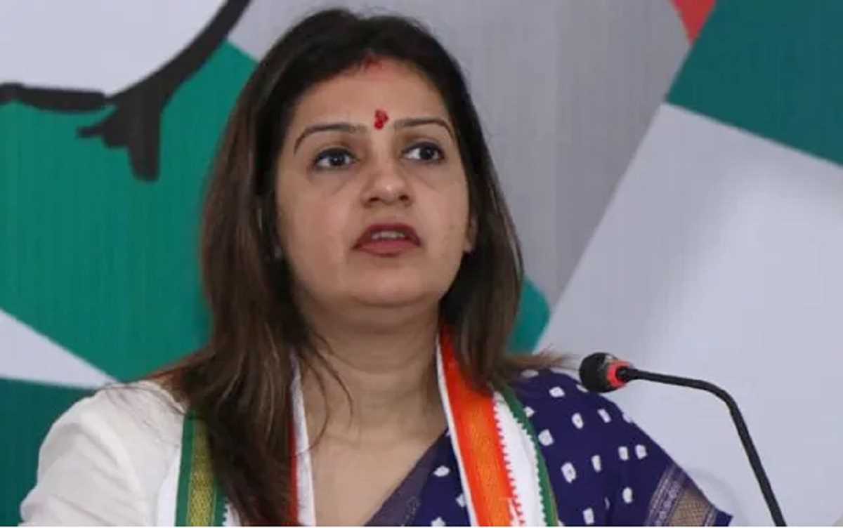 बजट में 12 लाख तक कर छूट देकर सुर्खियां बटोरने का काम हुआ : प्रियंका चतुर्वेदी