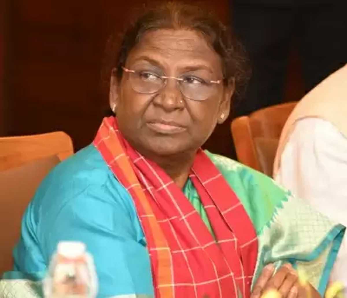 राष्ट्रपति ने 43 लोगों को जीवन रक्षा पदक श्रंखला पुरस्कार प्रदान किया जाना अनुमोदित किया