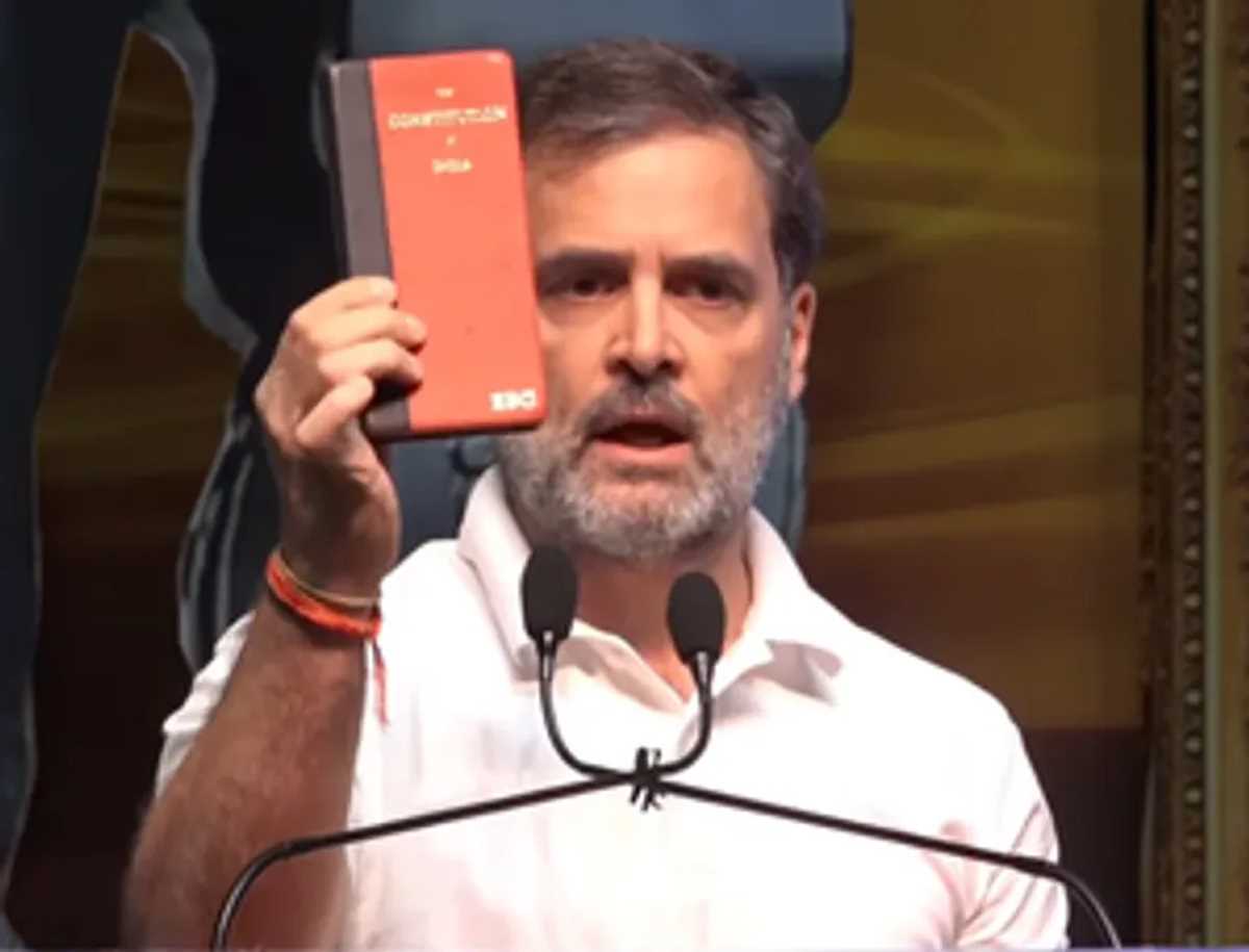 कांग्रेस की करारी हार के बाद राहुल ने उठाया सावरकर का मुद्दा, भाजपा ने लगाई फटकार