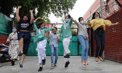 सीबीएसई 12वीं बोर्ड का रिजल्ट जारी, लड़कियों ने फिर बाजी मारी
