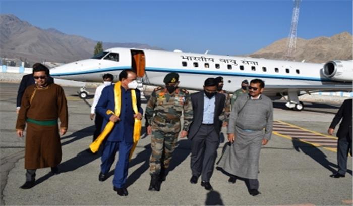 अजय भट्ट ने एलएसी पर बलों की तैयारियों की समीक्षा की