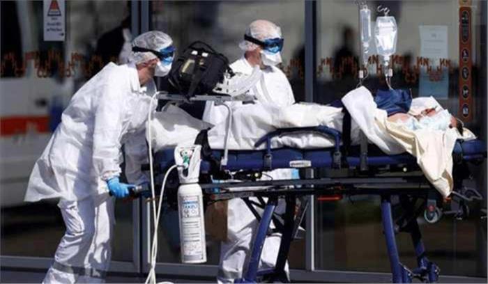 अमेरिका में कोरोना से मरने वालों का आंकड़ा 7 लाख के पार, बीते हफ्ते रोजाना दो हजार की गई जान