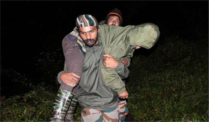 अरुणाचल प्रदेश में बिजली की चपेट में आए ग्रामीणों को सेना ने किया एयरलिफ्ट