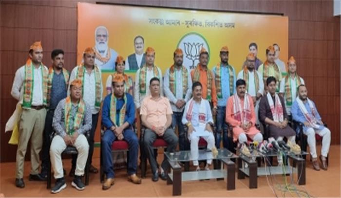 असम में विपक्षी दलों के कई नेता भाजपा में शामिल असम में विपक्षी दलों के कई नेता भाजपा में शामिल