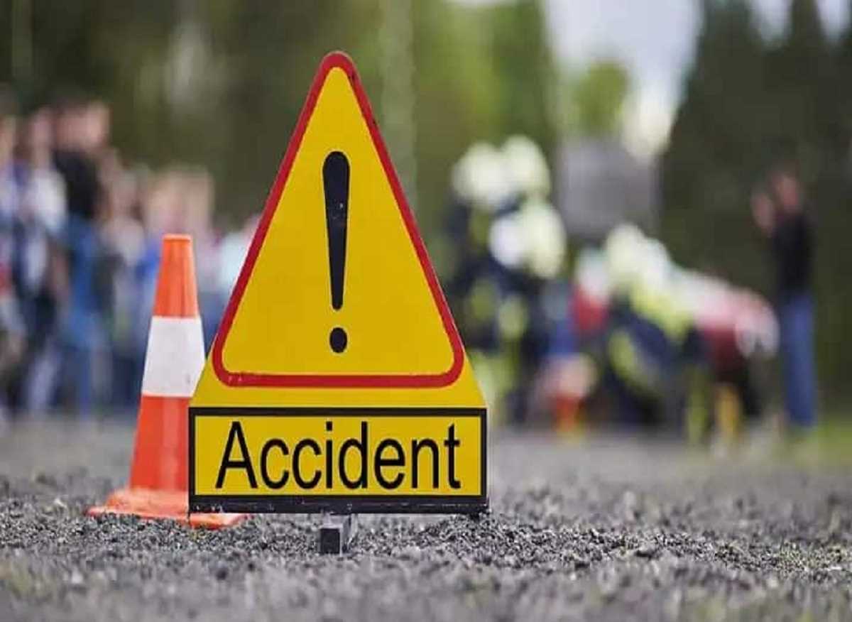 प्रधानमंत्री के सभा से वापिस लौट रही बस पलटी , 10 लोग हुए घायल प्रधानमंत्री के सभा से वापिस लौट रही बस पलटी , 10 लोग हुए घायल