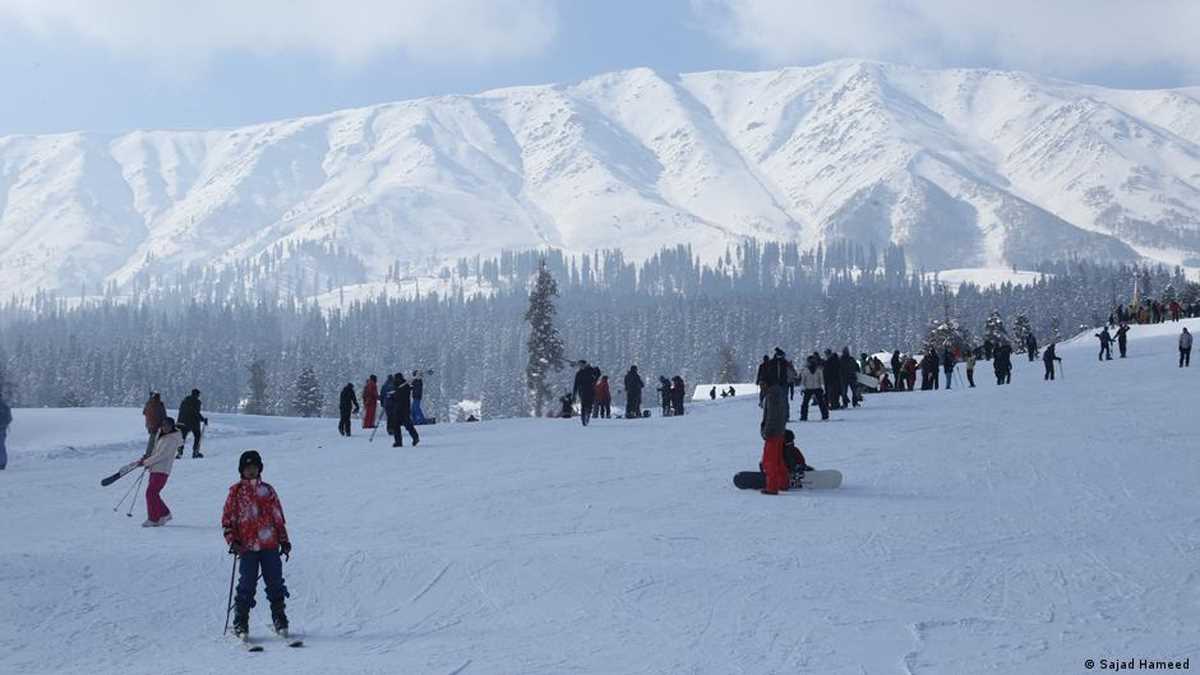 कश्मीर, उत्तराखंड के कई इलाकों में क्यों नहीं गिरी बर्फ