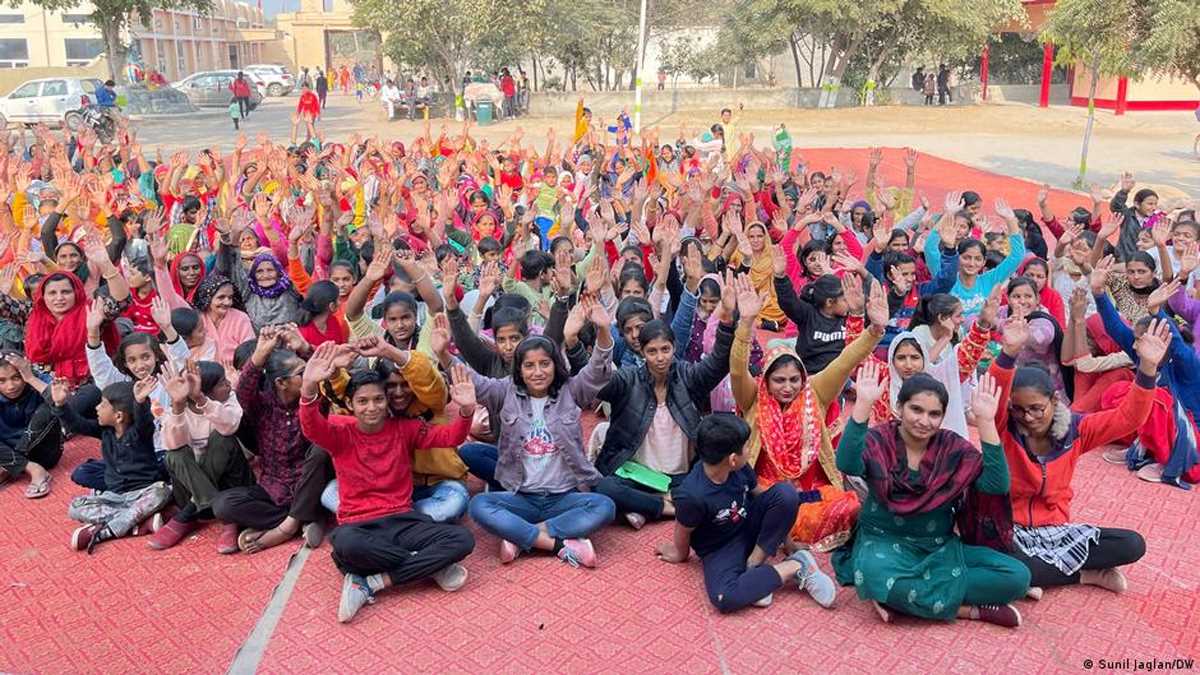 यूएन: सबसे पहले महिलाएं होती हैं प्रभावित, सुनवाई सबसे आखिर