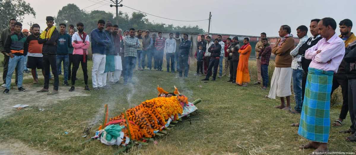 क्यों है जहरीली शराब की गिरफ्त में बिहार