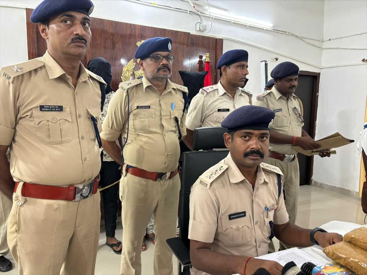 बिहार में 60 किलोग्राम चरस के साथ दो तस्कर गिरफ्तार