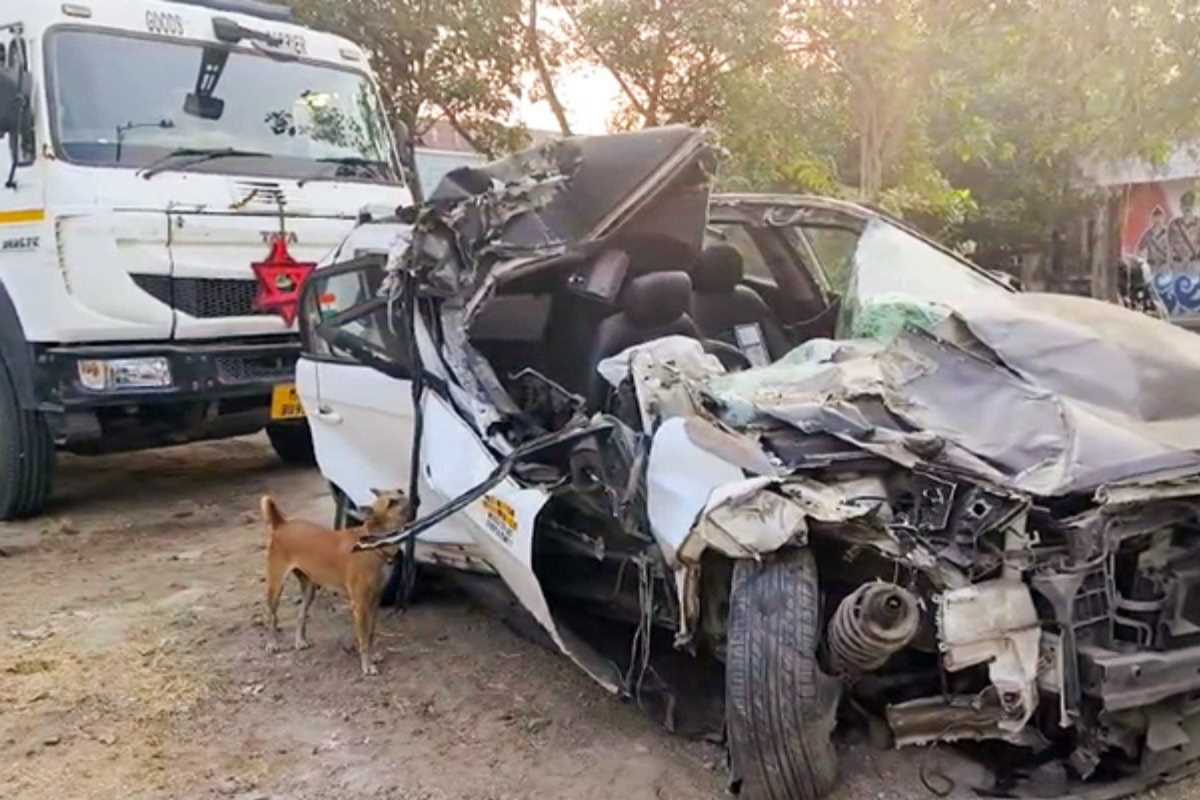 धनबाद में जीटी रोड पर ट्रक-कार की टक्कर में चार युवकों की मौत, एक गंभीर