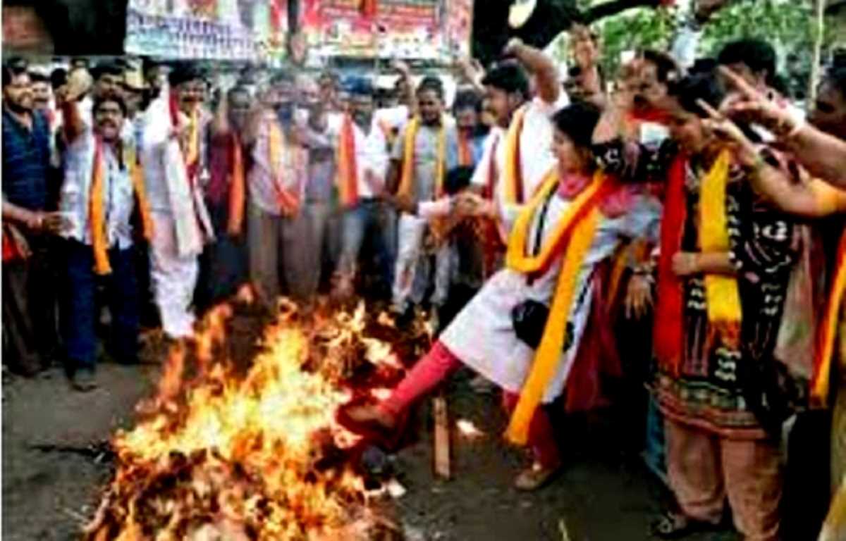 जब कावेरी पर फैसले को लेकर कर्नाटक में भड़क उठी तमिल विरोधी हिंसा