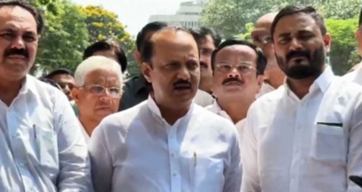 सब बकवास, मैं अपनी आखिरी सांस तक एनसीपी के साथ हूं : अजीत पवार